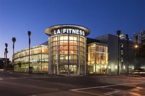 , with over 700 locations across 27 states and Canada. . La fitnes